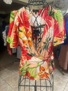 Tropical Wrap Floral Blouse in Peach and Red